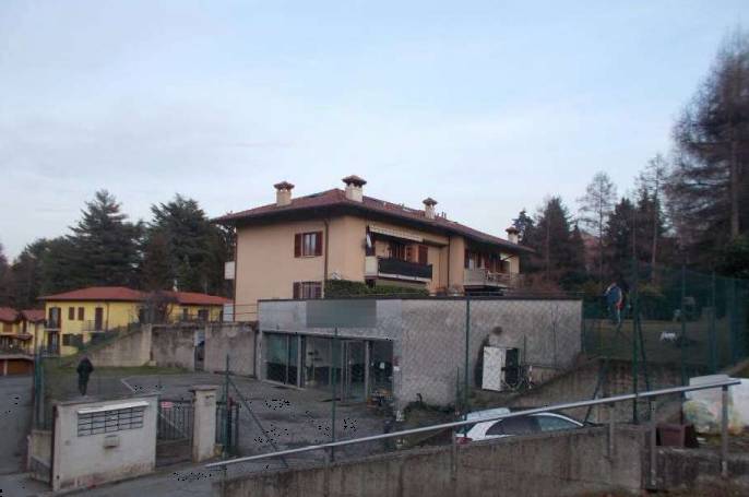 ufficio in vendita a Lavena Ponte Tresa