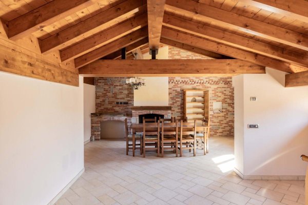 casa semindipendente in vendita a Lavena Ponte Tresa in zona Lavena