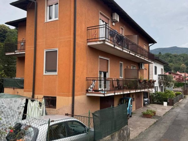 appartamento in vendita a Lavena Ponte Tresa