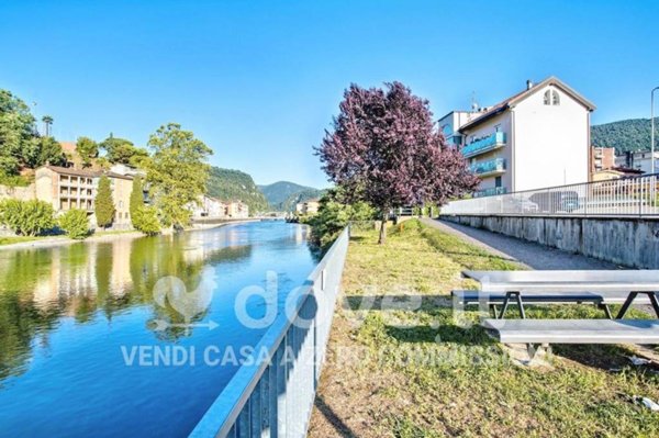 appartamento in vendita a Lavena Ponte Tresa in zona Ponte Tresa