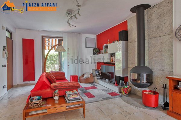 casa indipendente in vendita a Lavena Ponte Tresa