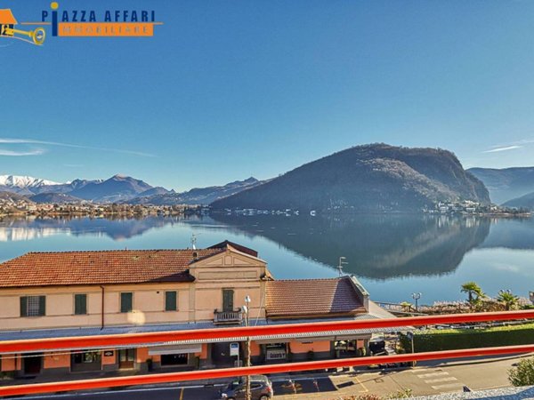 casa indipendente in vendita a Lavena Ponte Tresa