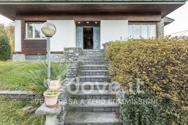 casa indipendente in vendita a Lavena Ponte Tresa in zona Ponte Tresa