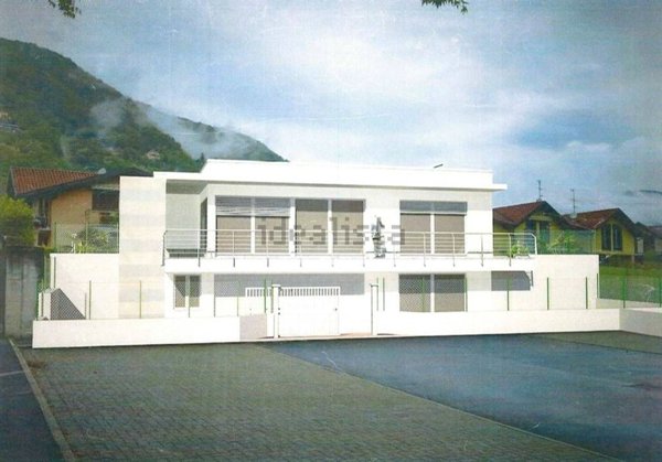casa indipendente in vendita a Lavena Ponte Tresa