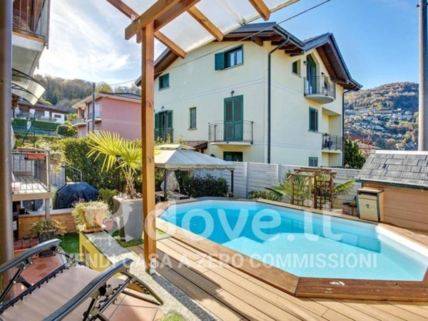 casa indipendente in vendita a Lavena Ponte Tresa