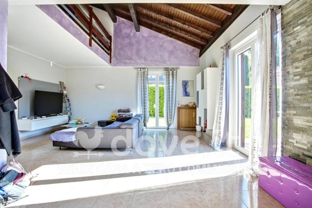 casa indipendente in vendita a Lavena Ponte Tresa in zona Ponte Tresa