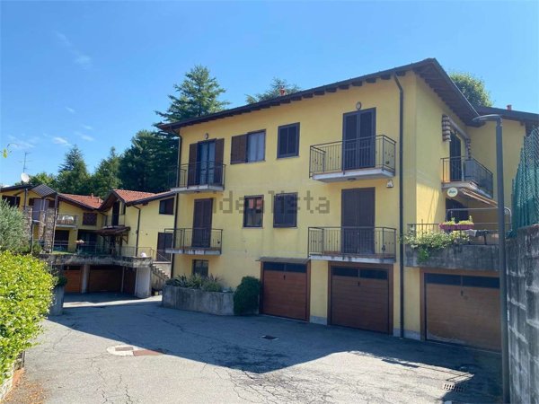 appartamento in vendita a Lavena Ponte Tresa in zona Lavena