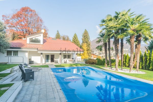 casa indipendente in vendita a Lavena Ponte Tresa in zona Ponte Tresa