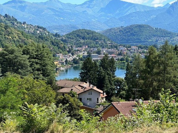 terreno edificabile in vendita a Lavena Ponte Tresa