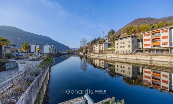 casale in vendita a Lavena Ponte Tresa in zona Ponte Tresa