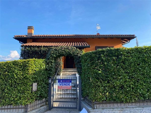 appartamento in vendita a Lavena Ponte Tresa