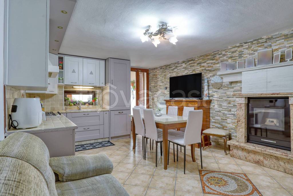 appartamento in vendita a Lavena Ponte Tresa