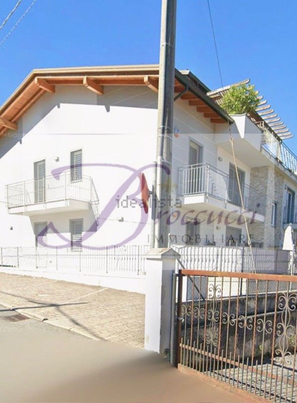 appartamento in vendita a Lavena Ponte Tresa in zona Ponte Tresa