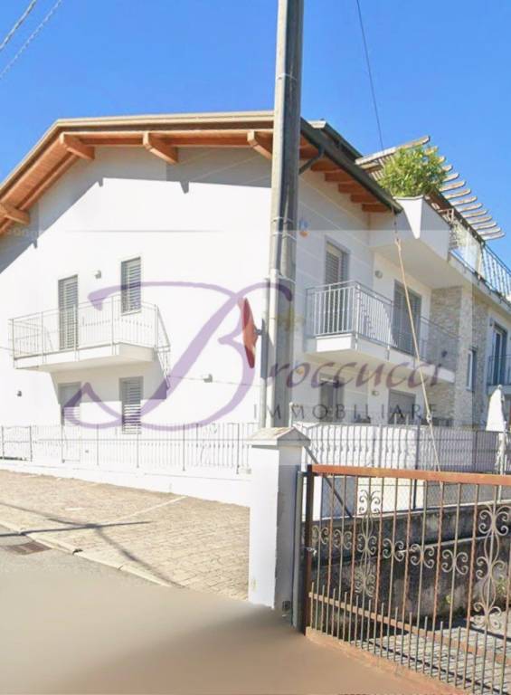 appartamento in vendita a Lavena Ponte Tresa in zona Ponte Tresa