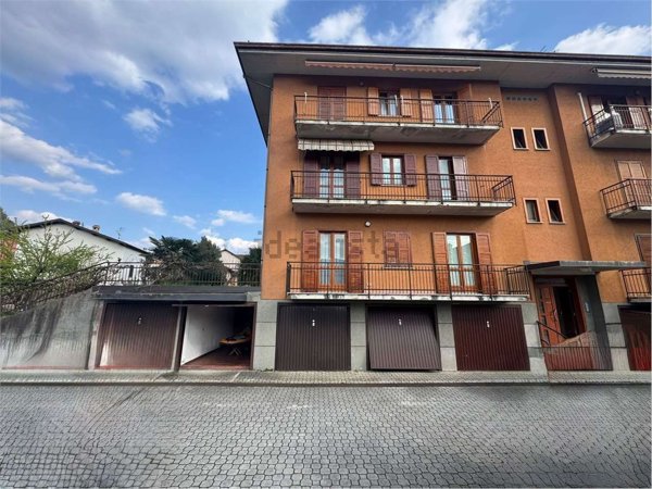 appartamento in vendita a Lavena Ponte Tresa in zona Piacco