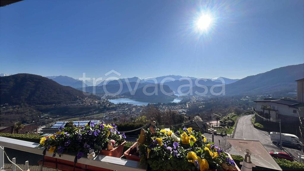 appartamento in vendita a Lavena Ponte Tresa