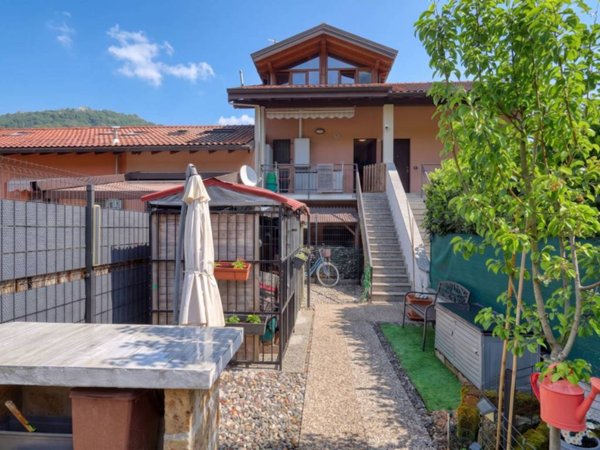 appartamento in vendita a Lavena Ponte Tresa