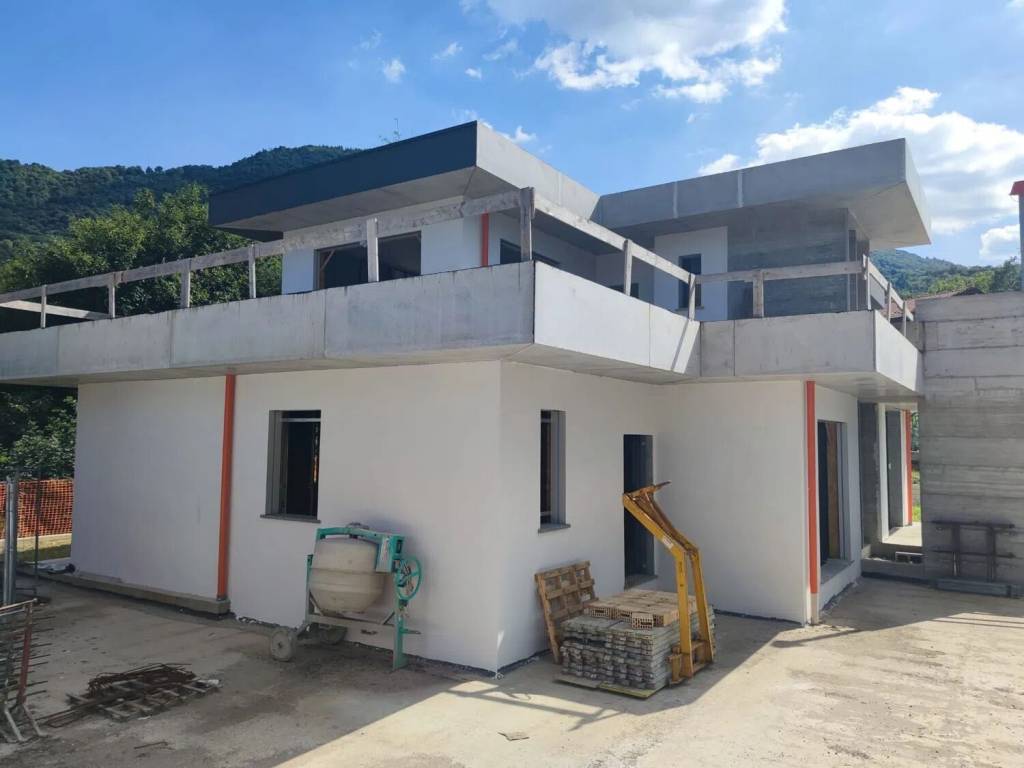 appartamento in vendita a Lavena Ponte Tresa