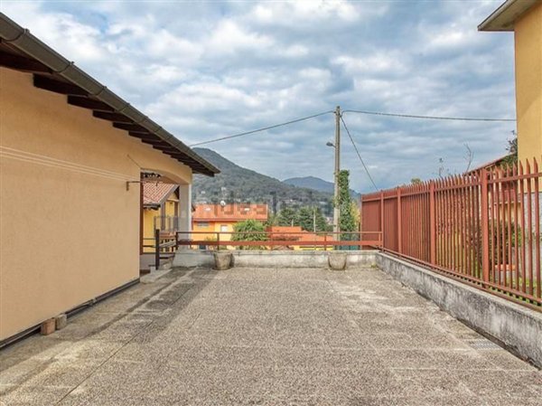 appartamento in vendita a Lavena Ponte Tresa in zona Ponte Tresa