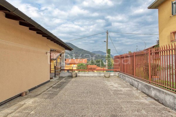 appartamento in vendita a Lavena Ponte Tresa in zona Ponte Tresa