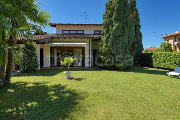 casa indipendente in vendita a Lavena Ponte Tresa