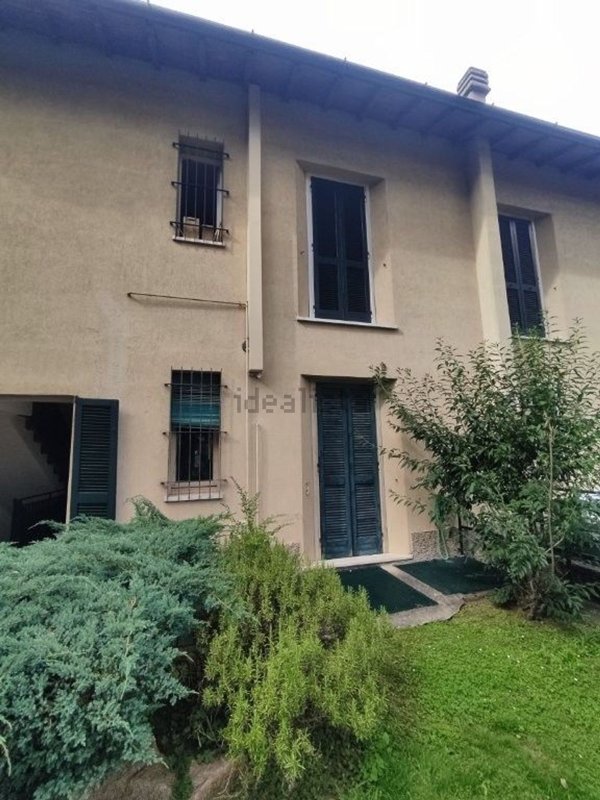 appartamento in vendita a Lavena Ponte Tresa in zona Lavena