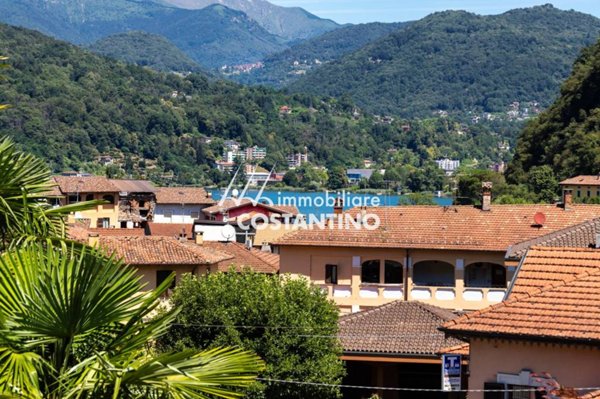 casa indipendente in vendita a Lavena Ponte Tresa in zona Ponte Tresa