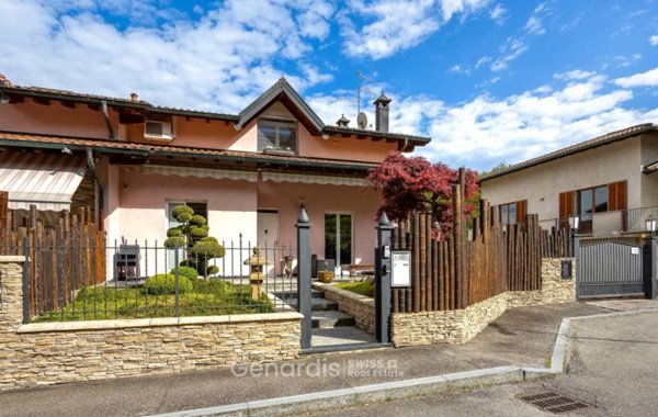 casa indipendente in vendita a Lavena Ponte Tresa in zona Ponte Tresa
