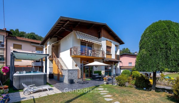 casa indipendente in vendita a Lavena Ponte Tresa in zona Ponte Tresa
