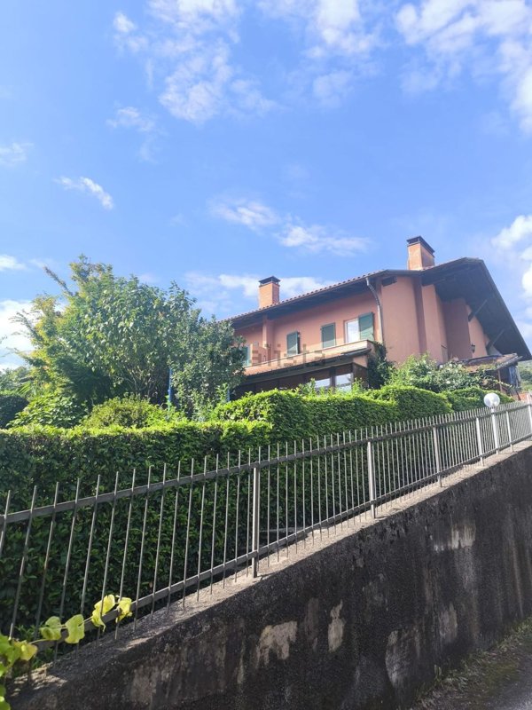 appartamento in vendita a Lavena Ponte Tresa in zona Ponte Tresa