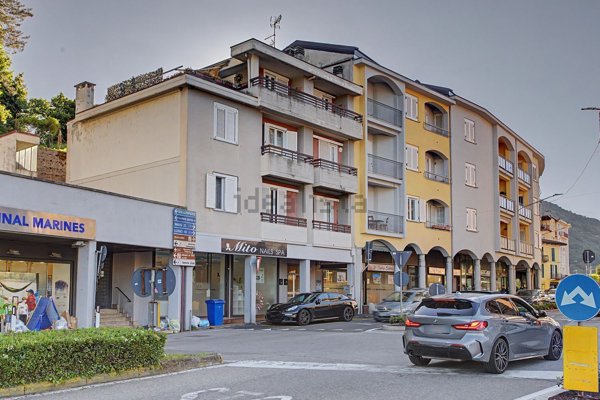 appartamento in vendita a Lavena Ponte Tresa in zona Lavena