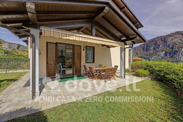 casa indipendente in vendita a Lavena Ponte Tresa in zona Ponte Tresa
