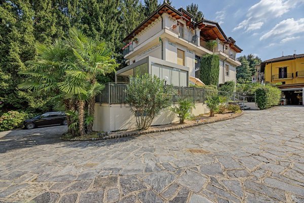 appartamento in vendita a Lavena Ponte Tresa in zona Lavena
