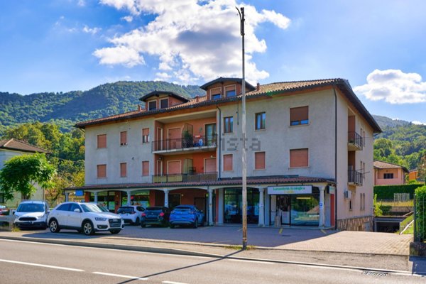 appartamento in vendita a Lavena Ponte Tresa in zona Lavena
