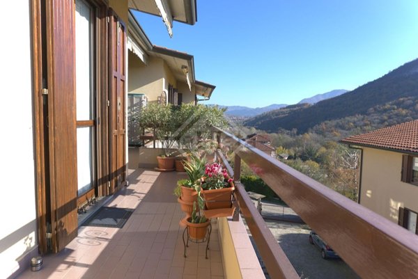 appartamento in vendita a Laveno-Mombello