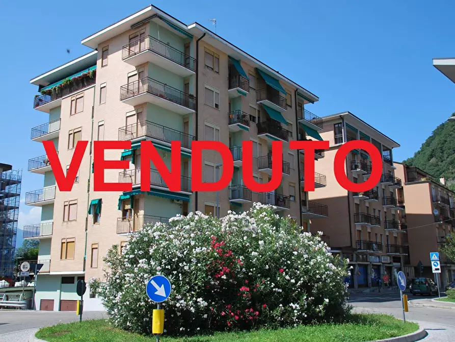 appartamento in vendita a Laveno-Mombello in zona Laveno