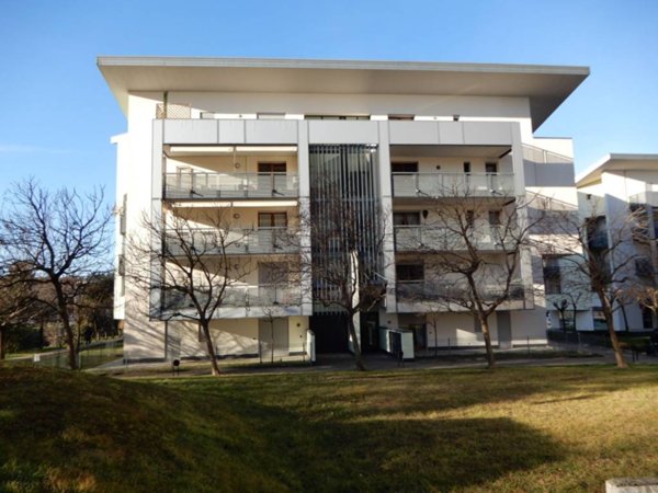 appartamento in vendita a Laveno-Mombello in zona Laveno