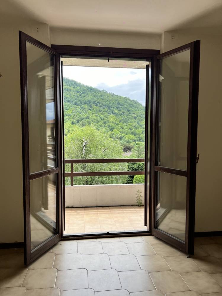 appartamento in vendita a Laveno-Mombello in zona Mombello