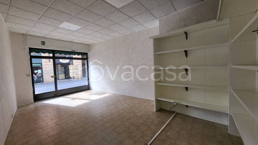 appartamento in vendita a Laveno-Mombello in zona Laveno