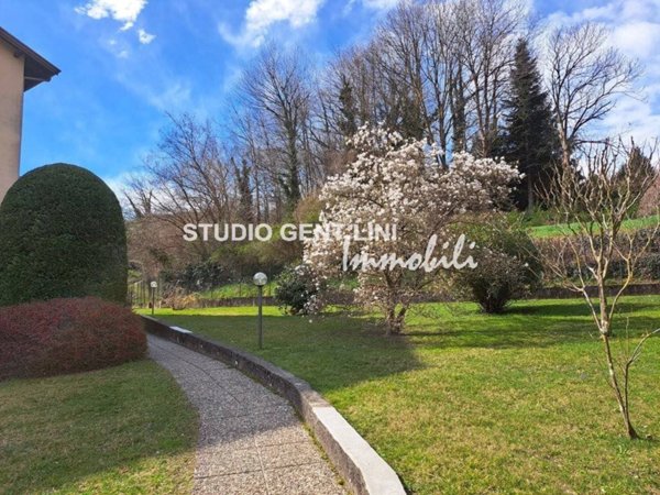 appartamento in vendita a Laveno-Mombello
