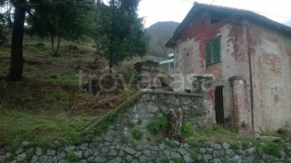 terreno agricolo in vendita a Laveno-Mombello in zona Mombello