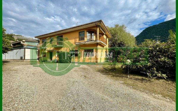 casa indipendente in vendita a Laveno-Mombello