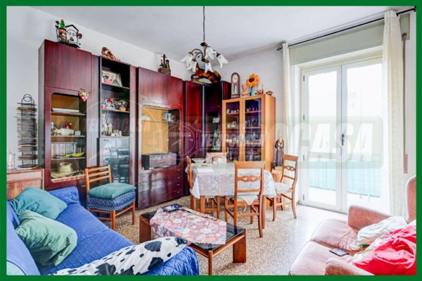 appartamento in vendita a Laveno-Mombello in zona Laveno