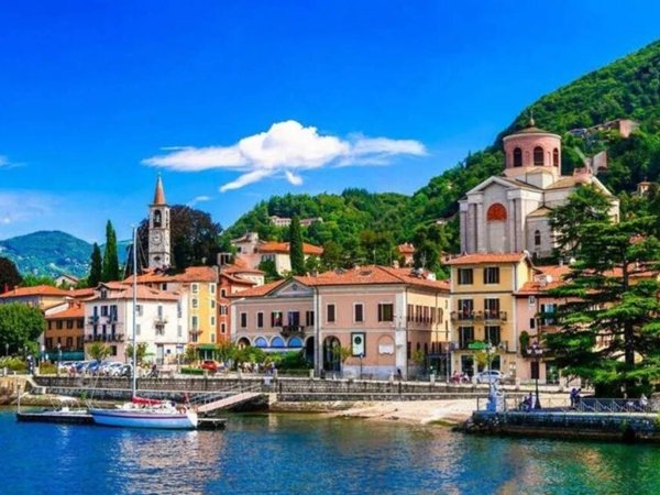 terreno edificabile in vendita a Laveno-Mombello in zona Laveno