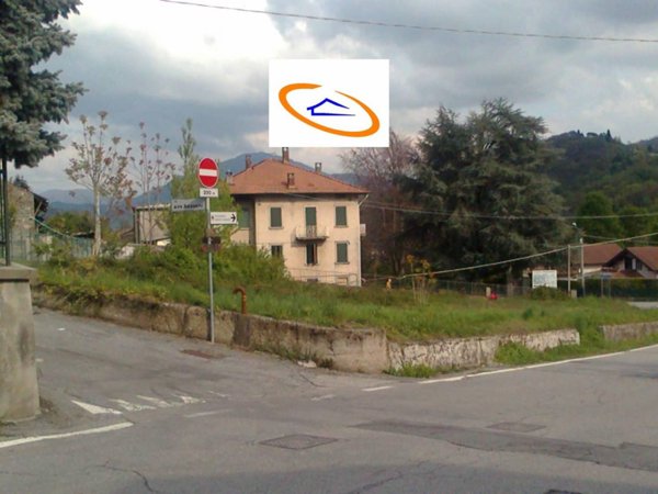 terreno edificabile in vendita a Laveno-Mombello