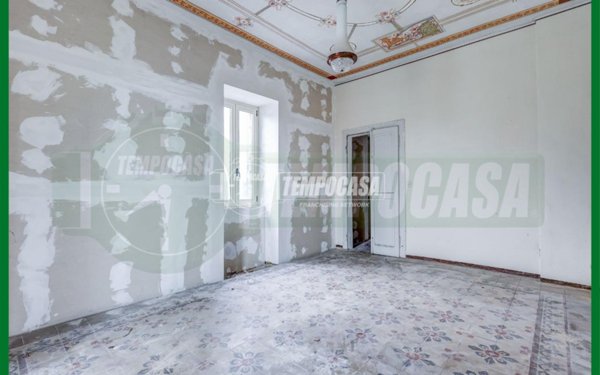 appartamento in vendita a Laveno-Mombello