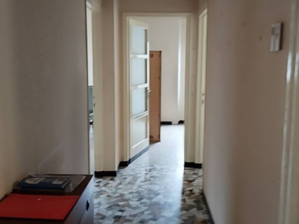 appartamento in vendita a Laveno-Mombello in zona Laveno