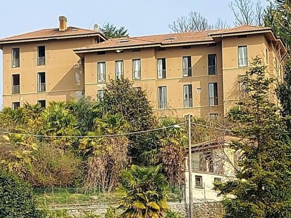 negozio in vendita a Laveno-Mombello