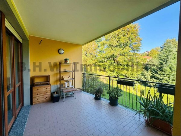 appartamento in vendita a Laveno-Mombello in zona Mombello