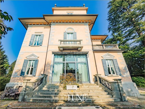 casa indipendente in vendita a Laveno-Mombello